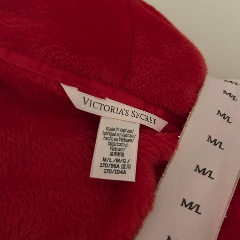 Victoria's Secret Red Plush Robe - Picture 3 of 3